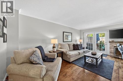 4198 Longmoor Drive Unit# 2, Burlington, ON - Indoor Photo Showing Living Room