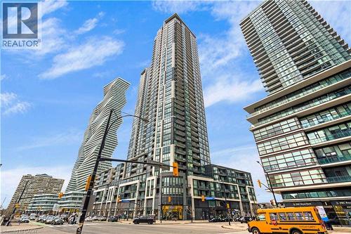 510 CURRAN Place Unit# 1705  Mississauga, ON L5B 0J8