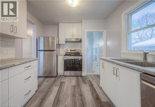 184 Patricia Avenue, Kitchener, ON - Indoor Photo Showing Kitchen With Double Sink With Upgraded Kitchen