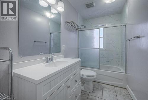 184 Patricia Avenue, Kitchener, ON - Indoor Photo Showing Bathroom