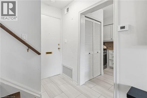 View of foyer - 2069 Meadowbrook Road Unit# 4, Burlington, ON - Indoor Photo Showing Other Room