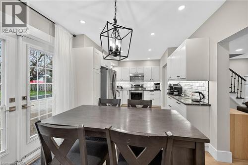 1091 Upper Wellington Street, Hamilton, ON - Indoor Photo Showing Dining Room