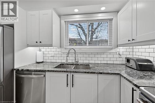 1091 Upper Wellington Street, Hamilton, ON - Indoor Photo Showing Kitchen With Double Sink With Upgraded Kitchen