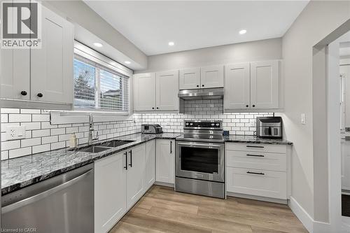 1091 Upper Wellington Street, Hamilton, ON - Indoor Photo Showing Kitchen With Double Sink With Upgraded Kitchen