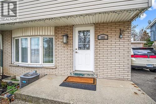 1091 Upper Wellington Street, Hamilton, ON - Outdoor With Exterior
