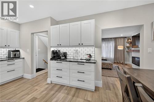 1091 Upper Wellington Street, Hamilton, ON - Indoor Photo Showing Kitchen