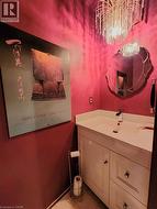 Main level 2 piece. - 