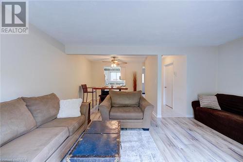 32 Montclair Crescent Unit# 16, Simcoe, ON - Indoor Photo Showing Living Room