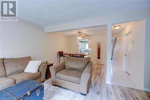 32 Montclair Crescent Unit# 16, Simcoe, ON - Indoor Photo Showing Living Room