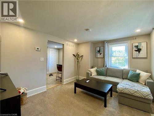 358 Dundas Street E, Hamilton, ON - Indoor Photo Showing Living Room