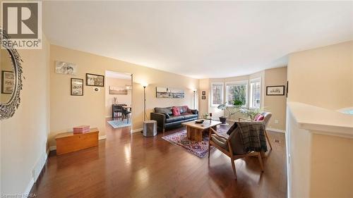 74 Gordon Street, Cambridge, ON - Indoor Photo Showing Living Room