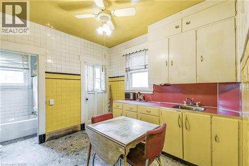 182 Balmoral Avenue S, Hamilton, ON - Indoor