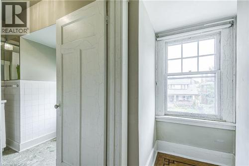 182 Balmoral Avenue S, Hamilton, ON - Indoor