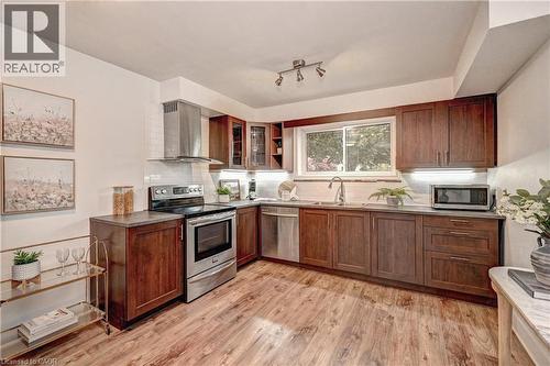 39 Southwood Drive, Kitchener, ON - Indoor Photo Showing Kitchen
