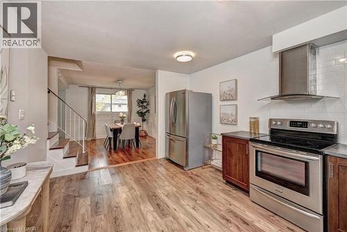 39 Southwood Drive, Kitchener, ON - Indoor Photo Showing Kitchen