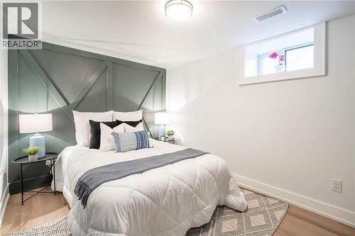 72 West 1St Street, Hamilton, ON - Indoor Photo Showing Bedroom