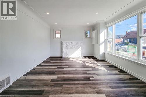 72 West 1St Street, Hamilton, ON - Indoor Photo Showing Other Room
