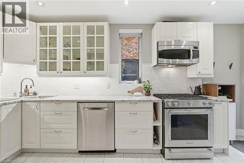 141 Markland Street, Hamilton, ON - Indoor Photo Showing Kitchen