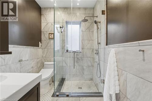 141 Markland Street, Hamilton, ON - Indoor Photo Showing Bathroom