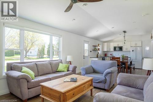 197 Cedar Drive, Turkey Point, ON - Indoor Photo Showing Living Room