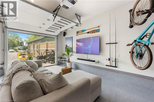 Living area with a garage - 197 Cedar Drive, Turkey Point, ON - Indoor