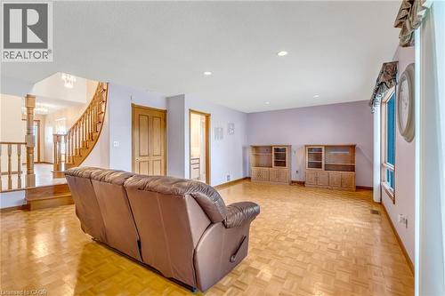 203 Margaret Avenue, Hamilton, ON - Indoor Photo Showing Living Room