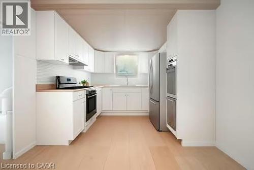 203 Margaret Avenue, Hamilton, ON - Indoor Photo Showing Kitchen