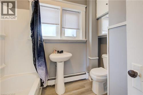 698 King Street W, Kitchener, ON - Indoor Photo Showing Bathroom