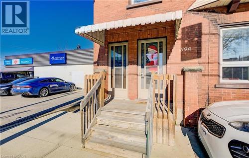 698 King Street W, Kitchener, ON - Outdoor