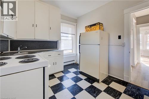 698 King Street W, Kitchener, ON - Indoor Photo Showing Kitchen