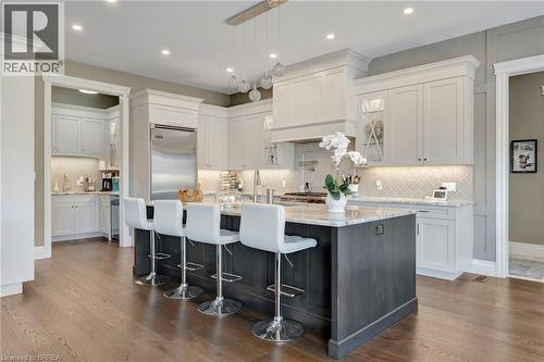 24 Tedley Boulevard, Brantford, ON - Indoor Photo Showing Kitchen With Upgraded Kitchen