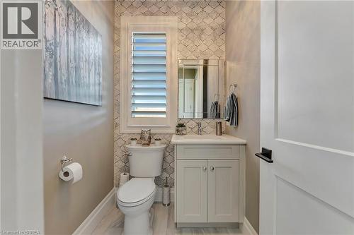 24 Tedley Boulevard, Brantford, ON - Indoor Photo Showing Bathroom