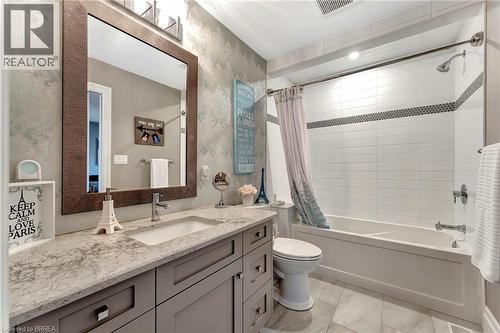 24 Tedley Boulevard, Brantford, ON - Indoor Photo Showing Bathroom