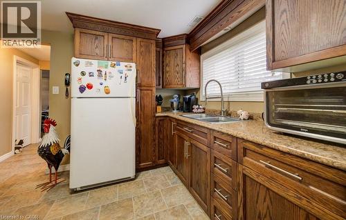 131 Thunderbird Drive, Cambridge, ON - Indoor Photo Showing Kitchen With Double Sink