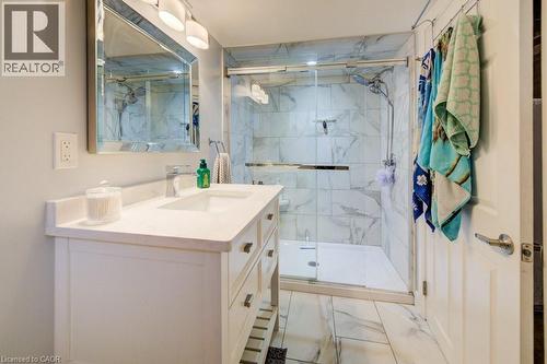 131 Thunderbird Drive, Cambridge, ON - Indoor Photo Showing Bathroom