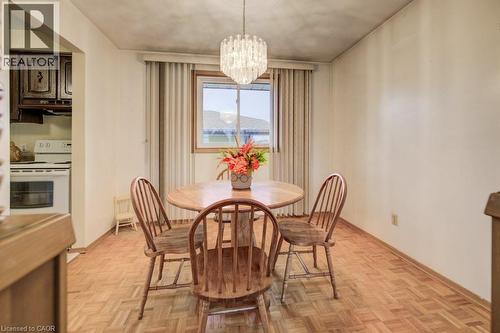 131 Thunderbird Drive, Cambridge, ON - Indoor Photo Showing Dining Room