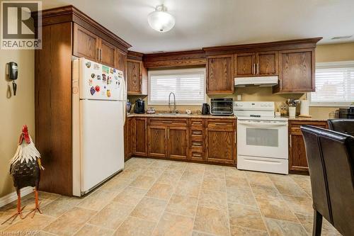 131 Thunderbird Drive, Cambridge, ON - Indoor Photo Showing Kitchen