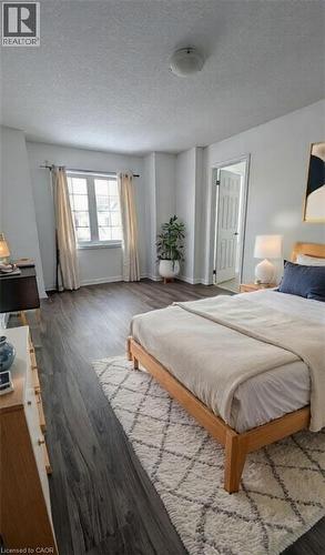 19 Cromarty Avenue, Caledonia, ON - Indoor Photo Showing Bedroom