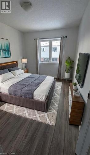 19 Cromarty Avenue, Caledonia, ON - Indoor Photo Showing Bedroom