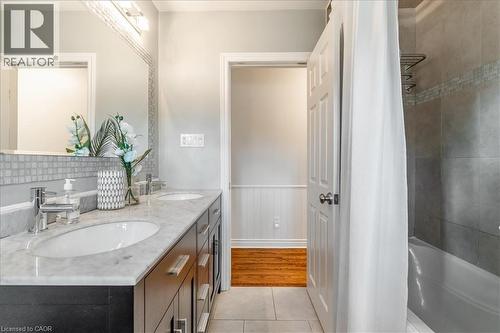 1424 Indian Road, Mississauga, ON - Indoor Photo Showing Bathroom