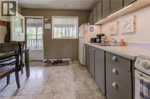 125 Schlueter Street, Cambridge, ON - Indoor Photo Showing Kitchen