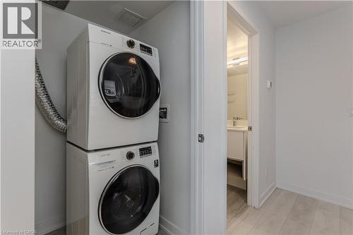 1133 Cooke Boulevard Unit# 815, Burlington, ON - Indoor Photo Showing Laundry Room