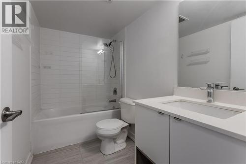 1133 Cooke Boulevard Unit# 815, Burlington, ON - Indoor Photo Showing Bathroom