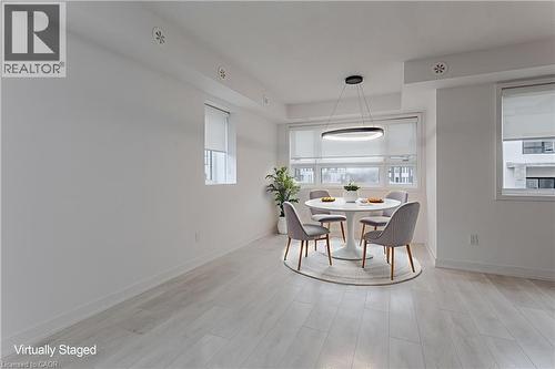 1133 Cooke Boulevard Unit# 815, Burlington, ON - Indoor Photo Showing Dining Room