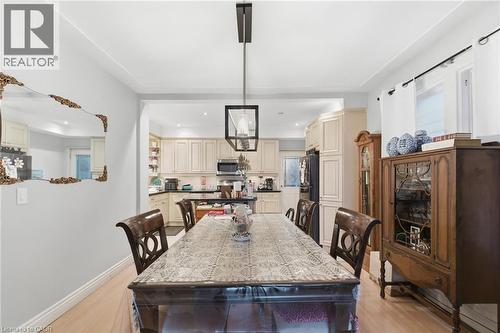 196 Avondale Street, Hamilton, ON - Indoor Photo Showing Dining Room