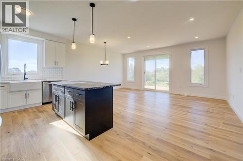 117 Thackeray Way, Harriston, ON - Indoor Photo Showing Kitchen With Upgraded Kitchen