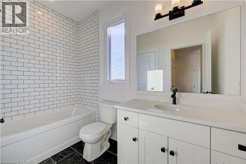 117 Thackeray Way, Harriston, ON - Indoor Photo Showing Bathroom