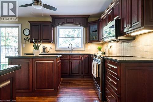 1577 Old Spar Court, Mississauga, ON - Indoor Photo Showing Kitchen