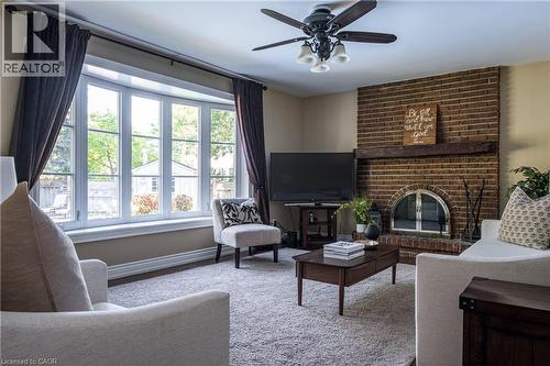 1577 Old Spar Court, Mississauga, ON - Indoor Photo Showing Living Room With Fireplace