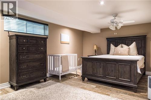 1577 Old Spar Court, Mississauga, ON - Indoor Photo Showing Bedroom